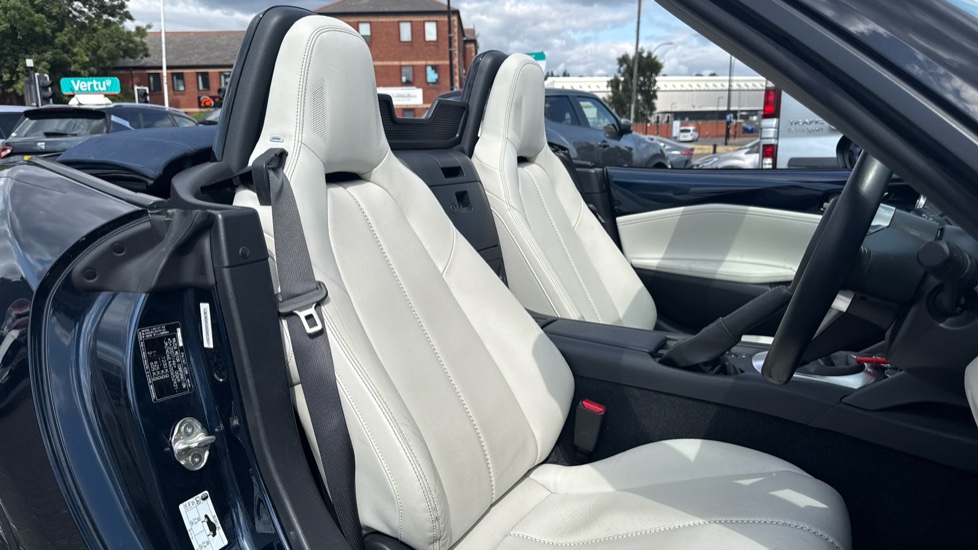 Mazda MX-5 1.5 [132] Kizuna 2dr Petrol Convertible - Image 35