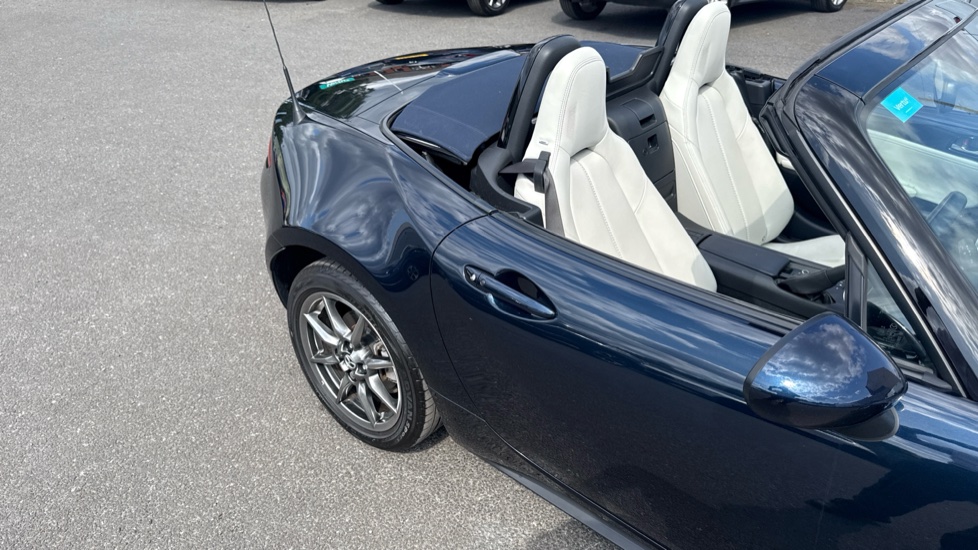Mazda MX-5 1.5 [132] Kizuna 2dr Petrol Convertible - Image 40