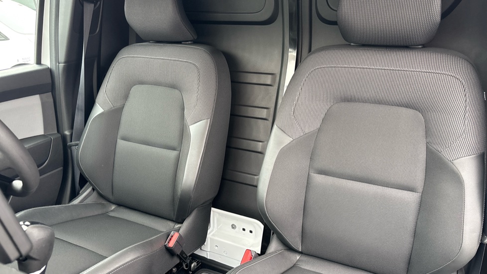 Renault Kangoo L2 E-Tech LL21 90kW 44kWh Advance [Safety] Van Auto - Image 15