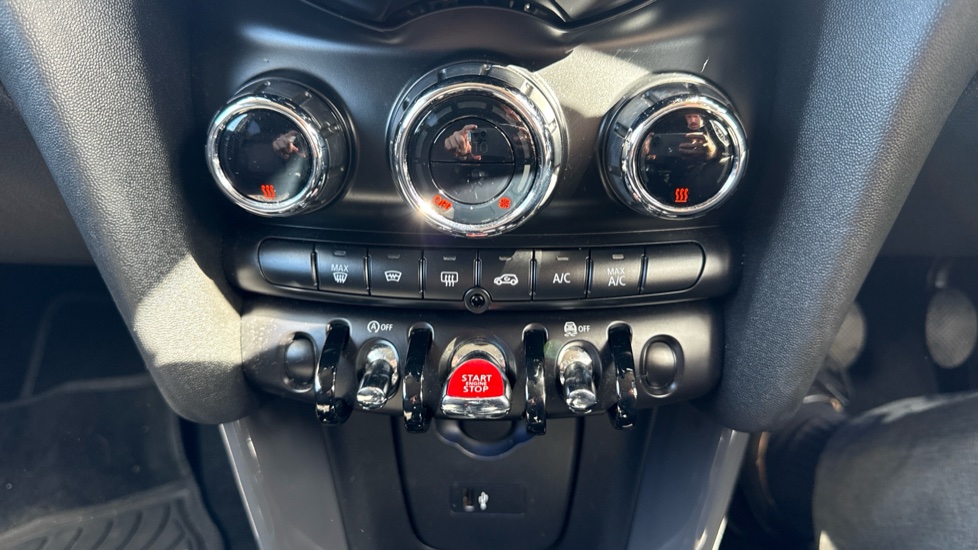 MINI Hatchback 1.5 Cooper II 5dr Petrol Hatchback - Image 23