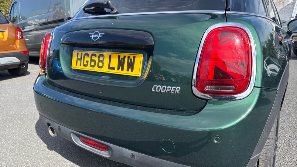 MINI Hatchback 1.5 Cooper II 5dr Petrol Hatchback - Image 43
