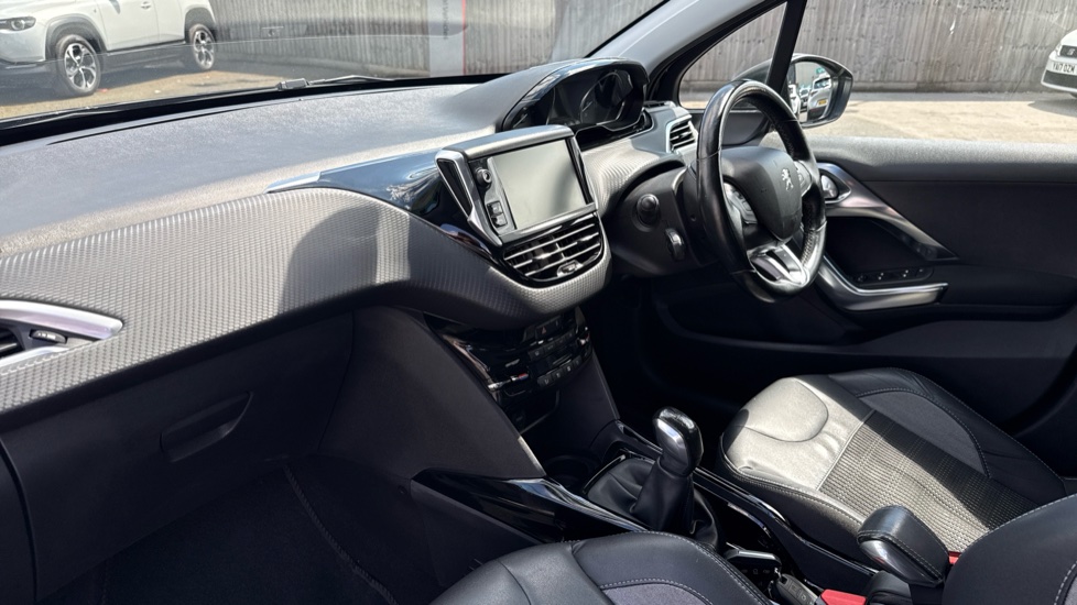 Peugeot 2008 1.2 PureTech 110 Allure 5dr Petrol Estate - Image 9
