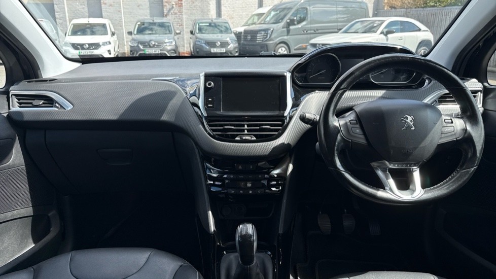 Peugeot 2008 1.2 PureTech 110 Allure 5dr Petrol Estate - Image 10
