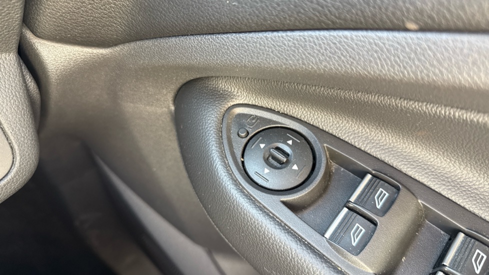 Ford Kuga 2.0 TDCi Titanium X Edition 5dr Auto 2WD Diesel Estate - Image 31