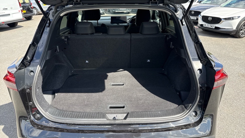 Nissan Qashqai 1.3 DiG-T MH N-Connecta 5dr Petrol Hatchback - Image 4