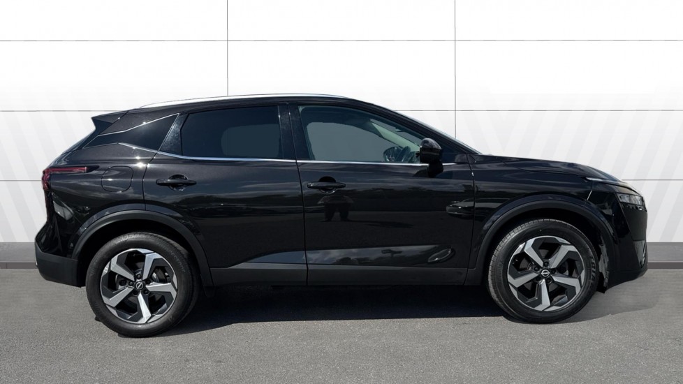 Nissan Qashqai 1.3 DiG-T MH N-Connecta 5dr Petrol Hatchback - Image 5