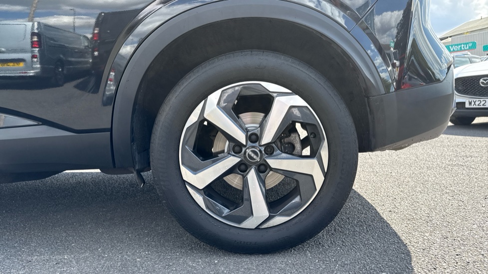 Nissan Qashqai 1.3 DiG-T MH N-Connecta 5dr Petrol Hatchback - Image 7