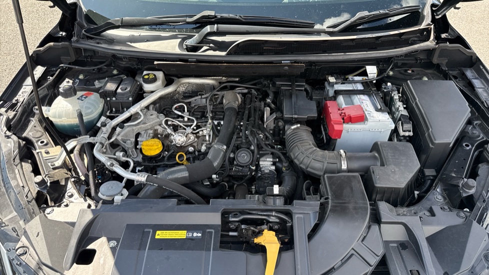 Nissan Qashqai 1.3 DiG-T MH N-Connecta 5dr Petrol Hatchback - Image 8