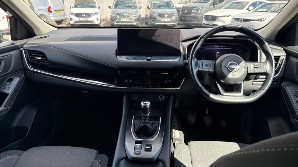 Nissan Qashqai 1.3 DiG-T MH N-Connecta 5dr Petrol Hatchback - Image 10