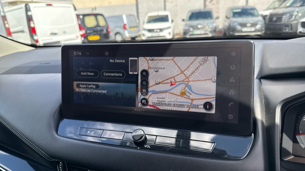 Nissan Qashqai 1.3 DiG-T MH N-Connecta 5dr Petrol Hatchback - Image 12