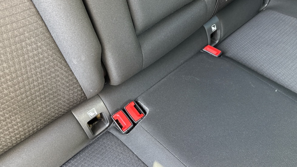 Nissan Qashqai 1.3 DiG-T MH N-Connecta 5dr Petrol Hatchback - Image 17