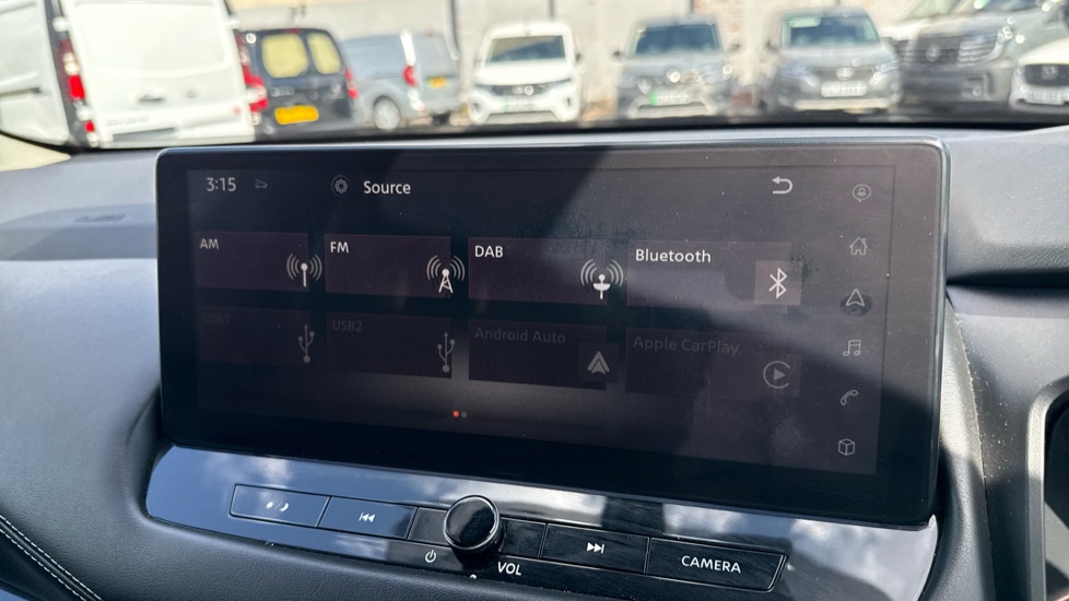 Nissan Qashqai 1.3 DiG-T MH N-Connecta 5dr Petrol Hatchback - Image 24