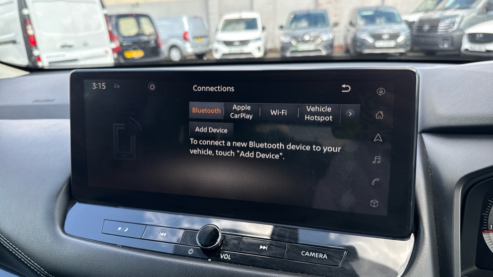 Nissan Qashqai 1.3 DiG-T MH N-Connecta 5dr Petrol Hatchback - Image 28
