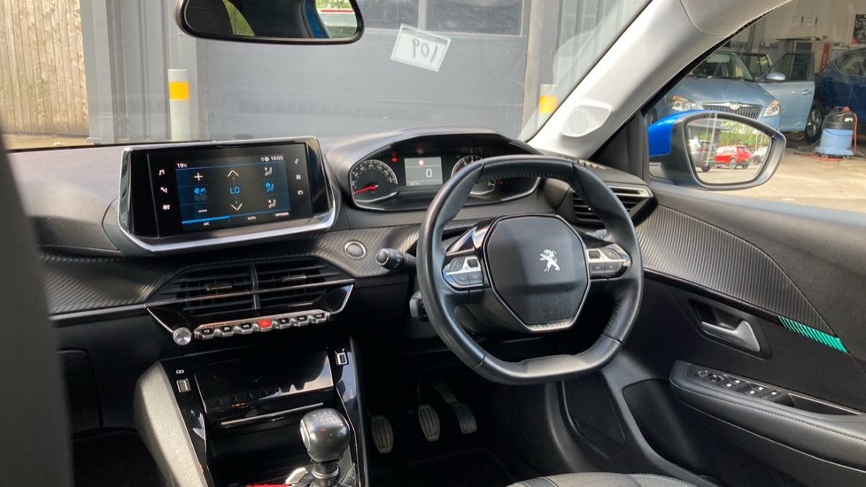 Peugeot 208 1.2 PureTech 100 Allure 5dr Petrol Hatchback - Image 9