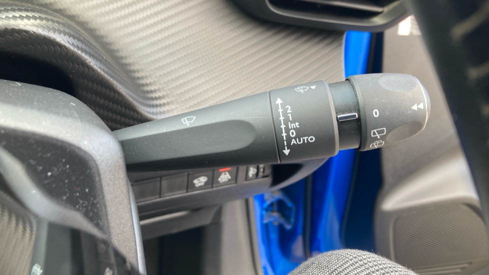 Peugeot 208 1.2 PureTech 100 Allure 5dr Petrol Hatchback - Image 31
