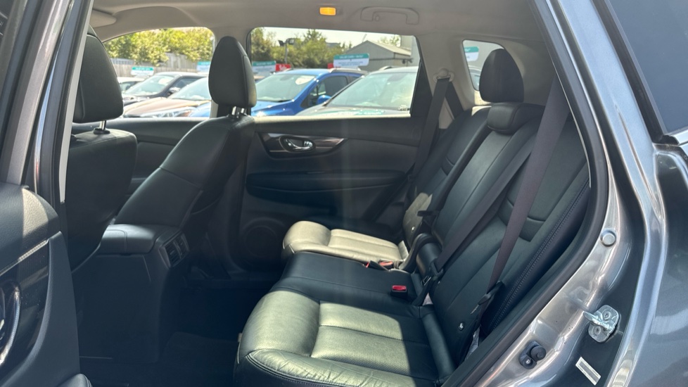 Nissan X-Trail 2.0 dCi Tekna 5dr 4WD Xtronic Diesel Station Wagon - Image 16
