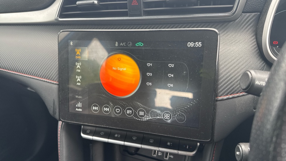 MG ZS 1.5 VTi-TECH Exclusive 5dr Petrol Hatchback - Image 22