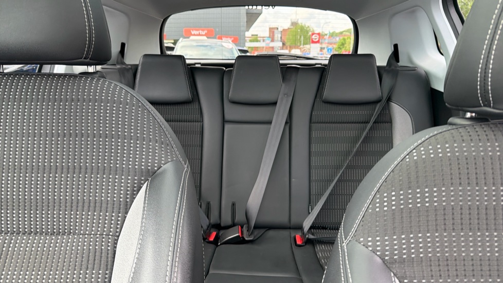 Peugeot 2008 1.2 PureTech 110 Allure Premium 5dr Petrol Estate - Image 15