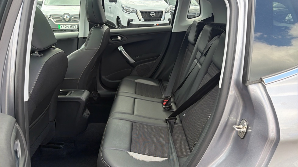 Peugeot 2008 1.2 PureTech 110 Allure Premium 5dr Petrol Estate - Image 16
