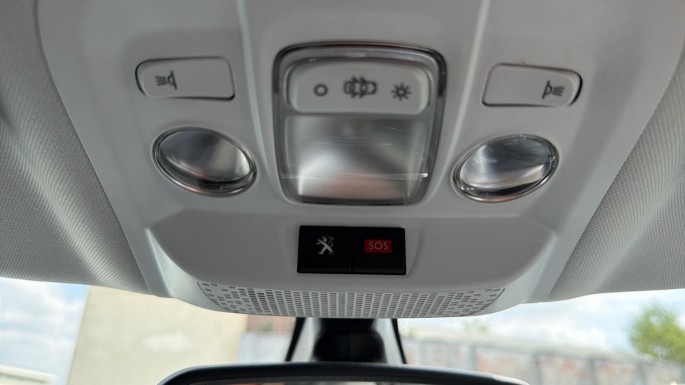 Peugeot 2008 1.2 PureTech 110 Allure Premium 5dr Petrol Estate - Image 32