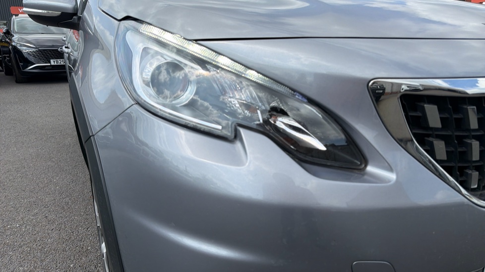 Peugeot 2008 1.2 PureTech 110 Allure Premium 5dr Petrol Estate - Image 37