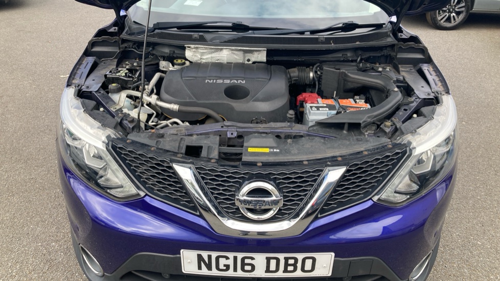 Nissan Qashqai 1.5 dCi Tekna 5dr Diesel Hatchback - Image 8