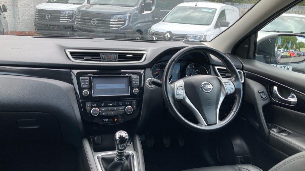 Nissan Qashqai 1.5 dCi Tekna 5dr Diesel Hatchback - Image 9