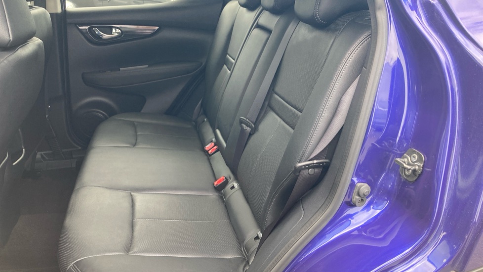 Nissan Qashqai 1.5 dCi Tekna 5dr Diesel Hatchback - Image 16