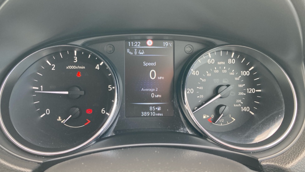 Nissan Qashqai 1.5 dCi Tekna 5dr Diesel Hatchback - Image 18