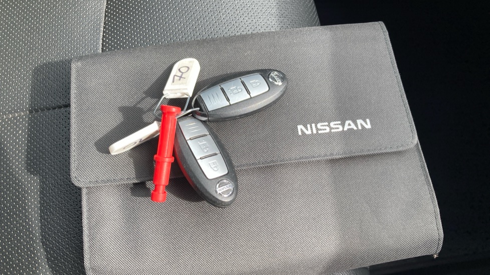 Nissan Qashqai 1.5 dCi Tekna 5dr Diesel Hatchback - Image 20