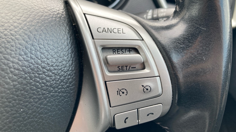 Nissan Qashqai 1.5 dCi Tekna 5dr Diesel Hatchback - Image 27