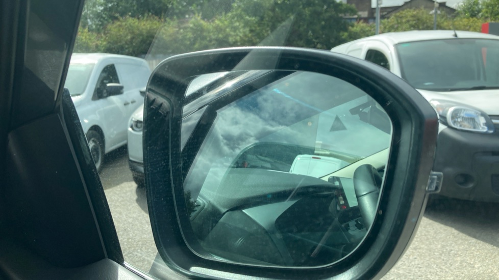 Nissan Qashqai 1.5 E-Power N-Connecta 5dr Auto Hybrid Hatchback - Image 29