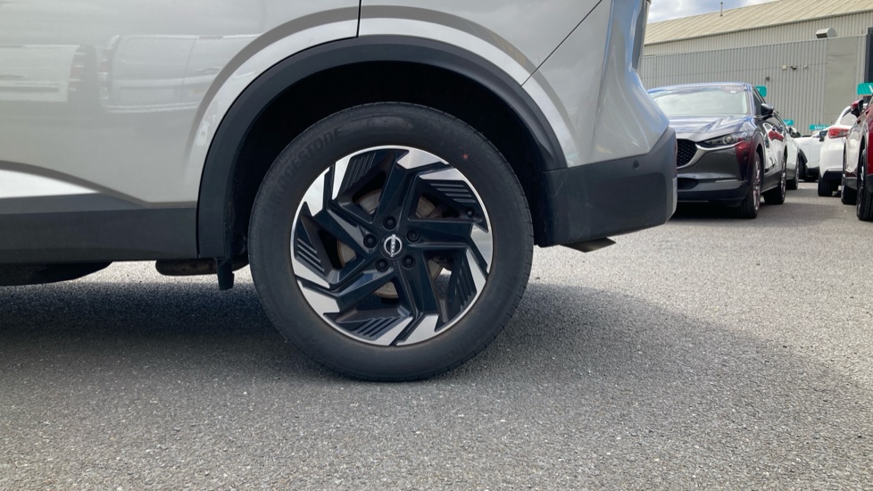 Nissan Qashqai 1.5 E-Power 205 N-Connecta [Glass Roof] 5dr Auto Hybrid Hatchback - Image 7