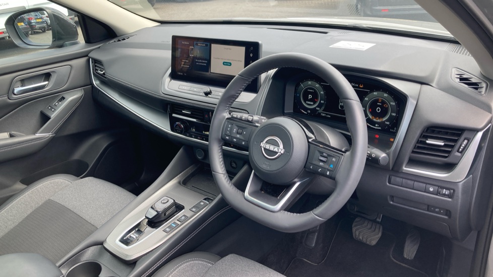 Nissan Qashqai 1.5 E-Power 205 N-Connecta [Glass Roof] 5dr Auto Hybrid Hatchback - Image 11