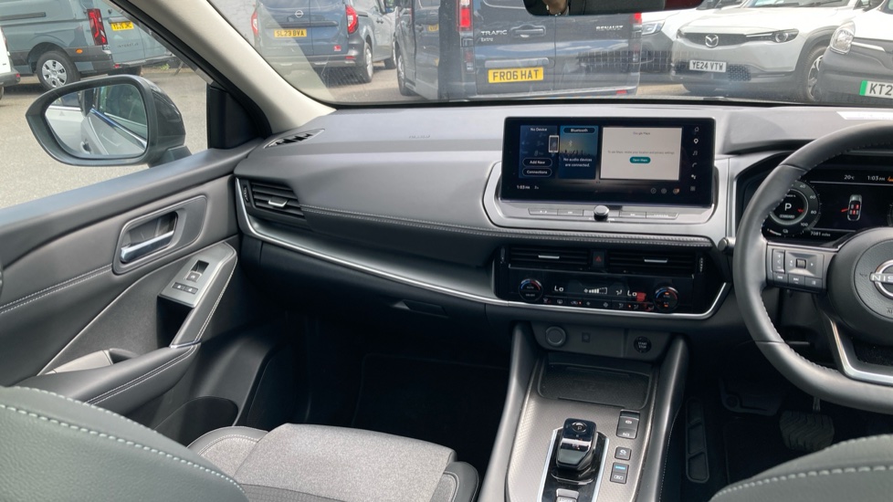 Nissan Qashqai 1.5 E-Power 205 N-Connecta [Glass Roof] 5dr Auto Hybrid Hatchback - Image 14