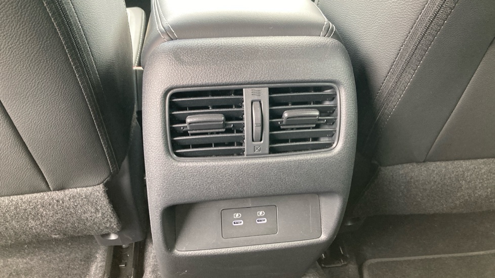 Nissan Qashqai 1.5 E-Power 205 N-Connecta [Glass Roof] 5dr Auto Hybrid Hatchback - Image 24