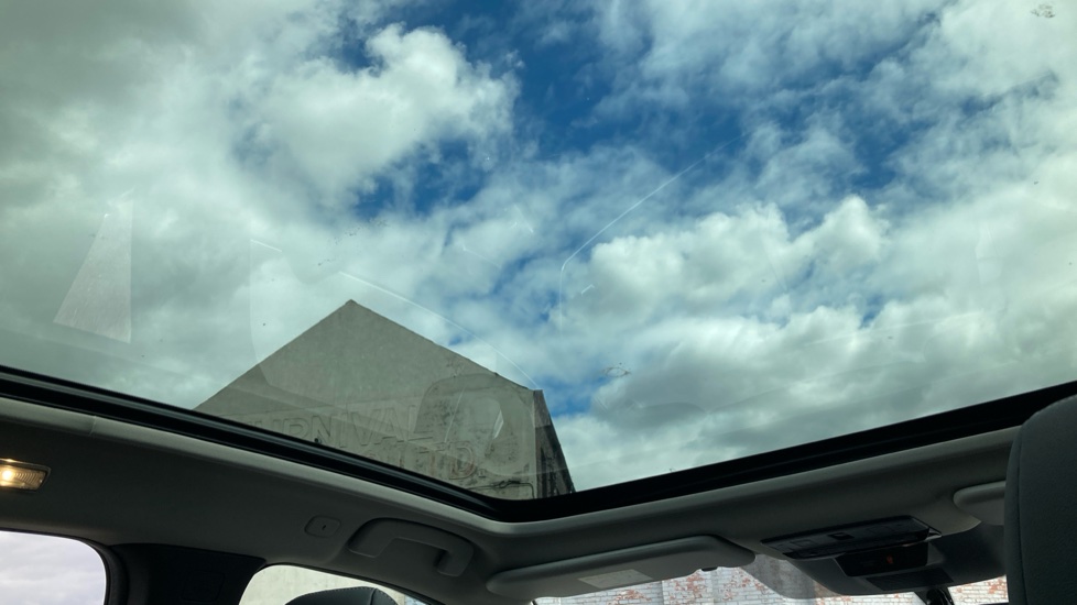 Nissan Qashqai 1.5 E-Power 205 N-Connecta [Glass Roof] 5dr Auto Hybrid Hatchback - Image 25