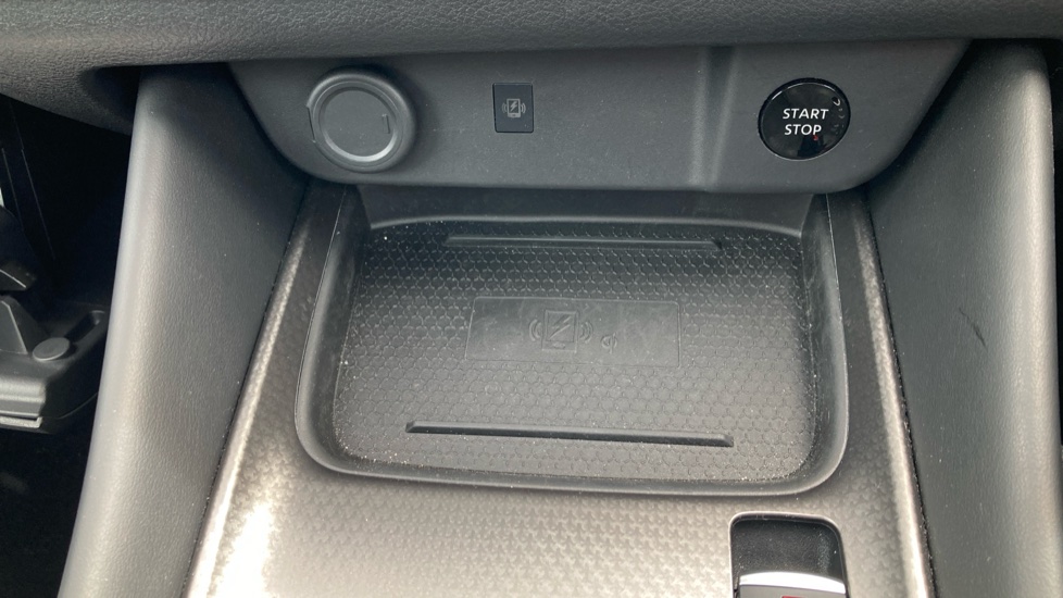 Nissan Qashqai 1.5 E-Power 205 N-Connecta [Glass Roof] 5dr Auto Hybrid Hatchback - Image 31