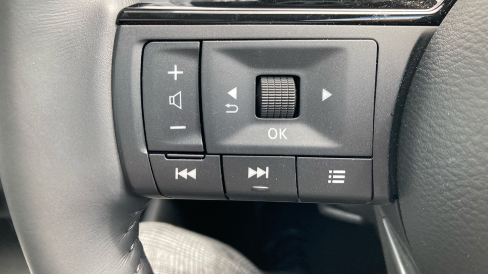 Nissan Qashqai 1.5 E-Power 205 N-Connecta [Glass Roof] 5dr Auto Hybrid Hatchback - Image 33