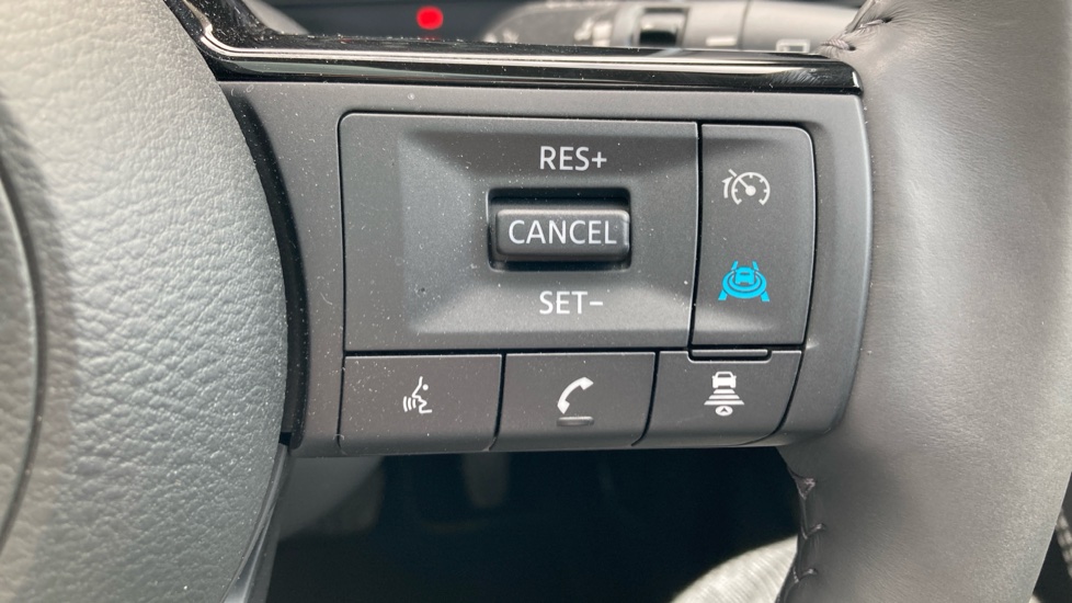 Nissan Qashqai 1.5 E-Power 205 N-Connecta [Glass Roof] 5dr Auto Hybrid Hatchback - Image 34