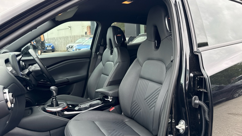 Nissan Juke 1.0 DiG-T Tekna 5dr Petrol Hatchback - Image 23