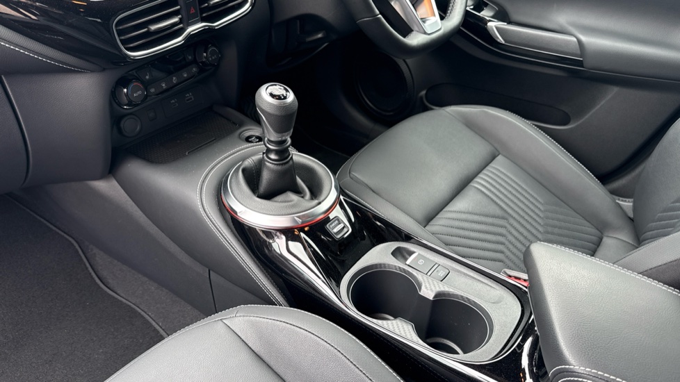 Nissan Juke 1.0 DiG-T Tekna 5dr Petrol Hatchback - Image 24