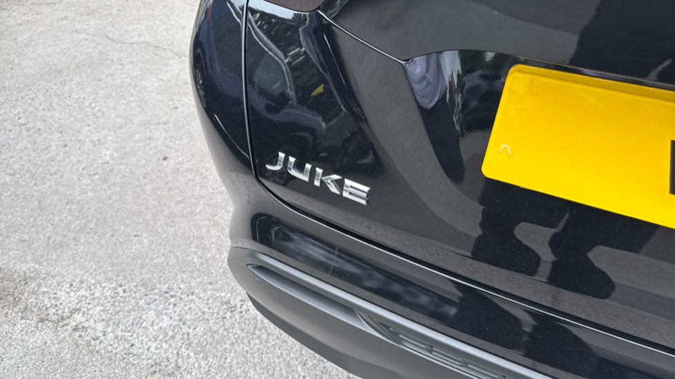 Nissan Juke 1.0 DiG-T Tekna 5dr Petrol Hatchback - Image 25
