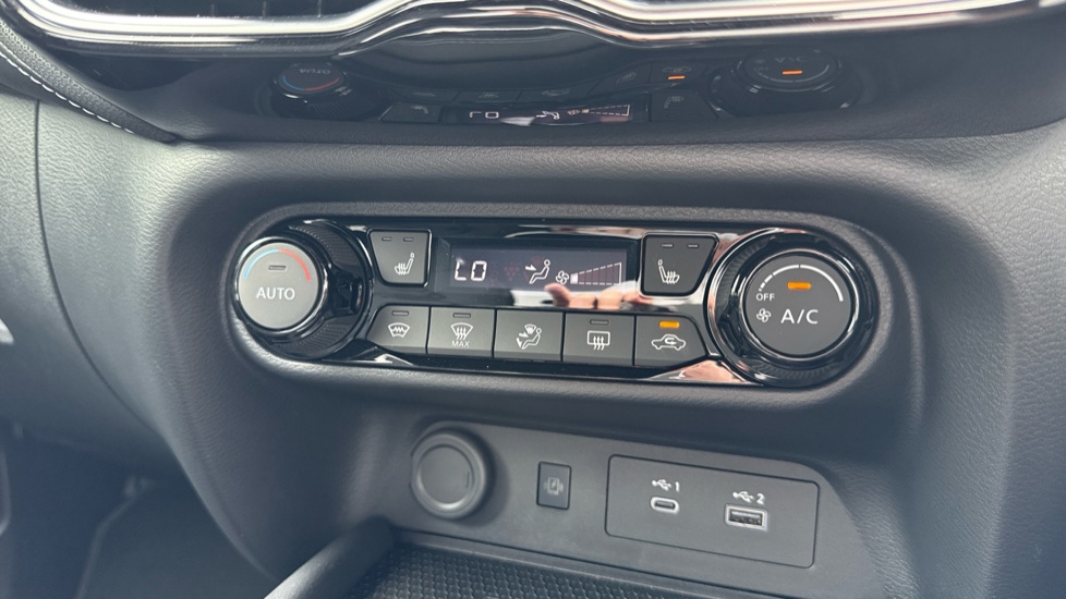 Nissan Juke 1.0 DiG-T Tekna 5dr Petrol Hatchback - Image 30