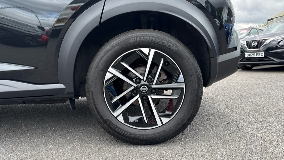 Nissan Juke 1.0 DiG-T N-Connecta 5dr Petrol Hatchback - Image 7