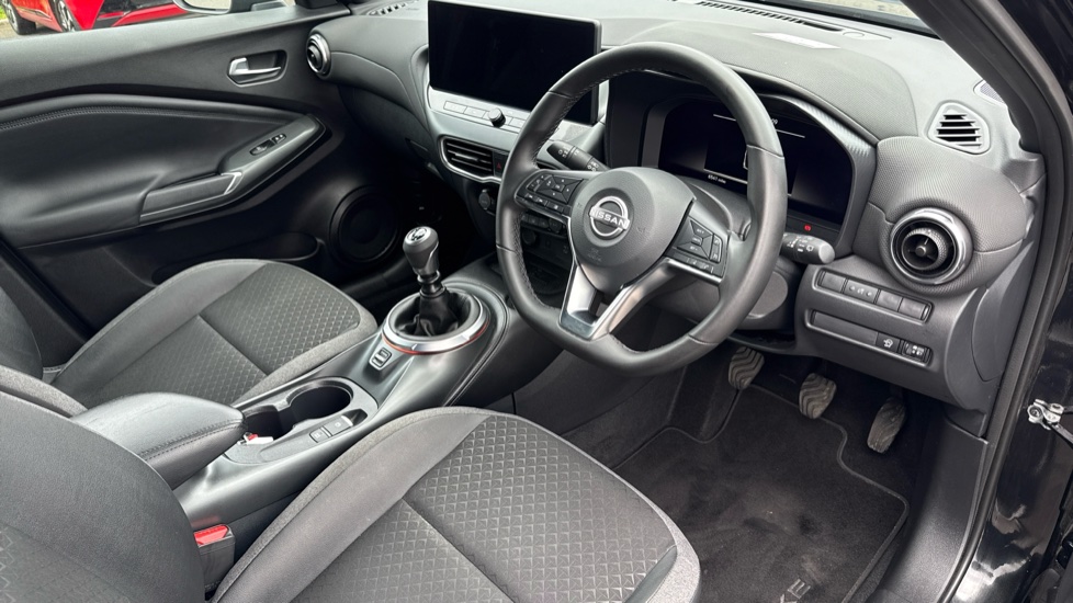 Nissan Juke 1.0 DiG-T N-Connecta 5dr Petrol Hatchback - Image 11