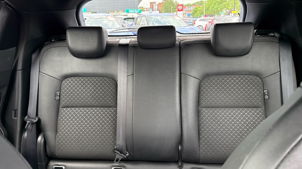 Nissan Juke 1.0 DiG-T N-Connecta 5dr Petrol Hatchback - Image 15