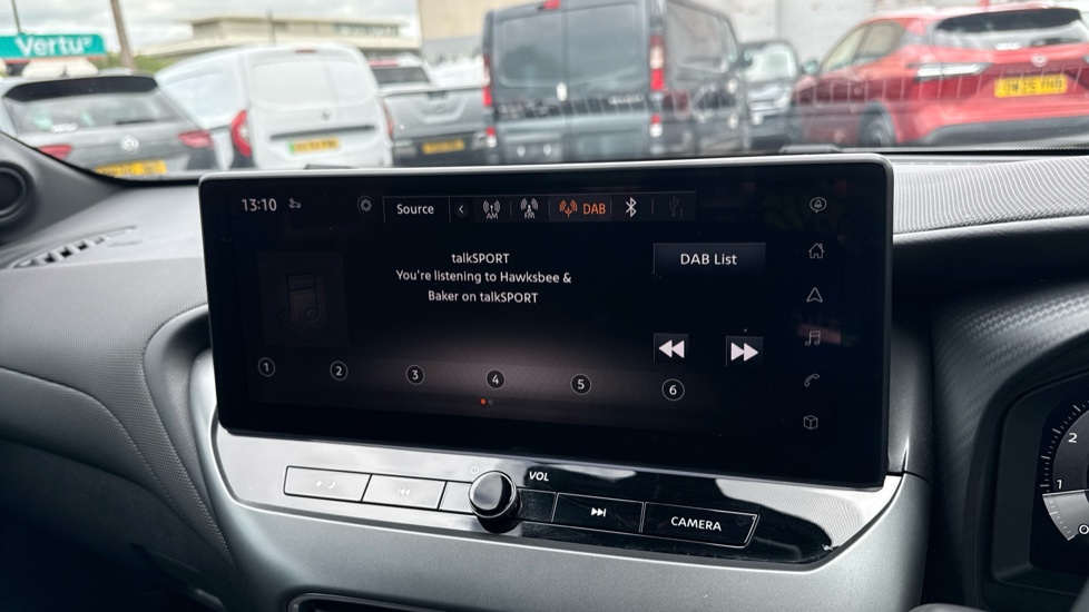 Nissan Juke 1.0 DiG-T N-Connecta 5dr Petrol Hatchback - Image 22