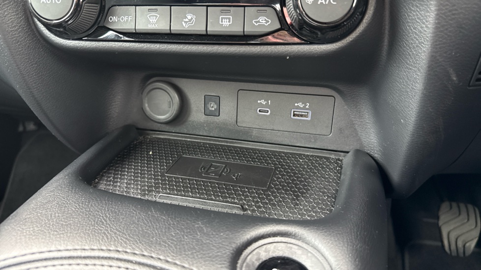 Nissan Juke 1.0 DiG-T N-Connecta 5dr Petrol Hatchback - Image 29