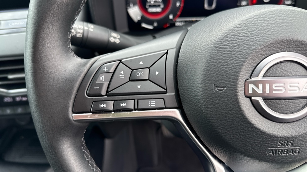 Nissan Juke 1.0 DiG-T N-Connecta 5dr Petrol Hatchback - Image 33